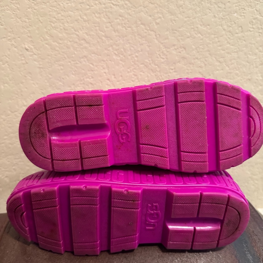 UGG Women's Vibrant Pink Rain Boots - Picture 12 of 16